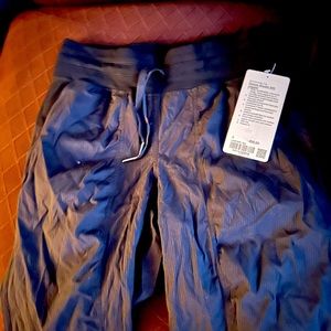 Lululemon BNWT size 6 black Studio Jogger pants